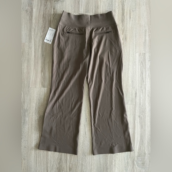 NWT Athleta Women’s Venice Flare Pant Beige - Size Large - Picture 7 of 7
